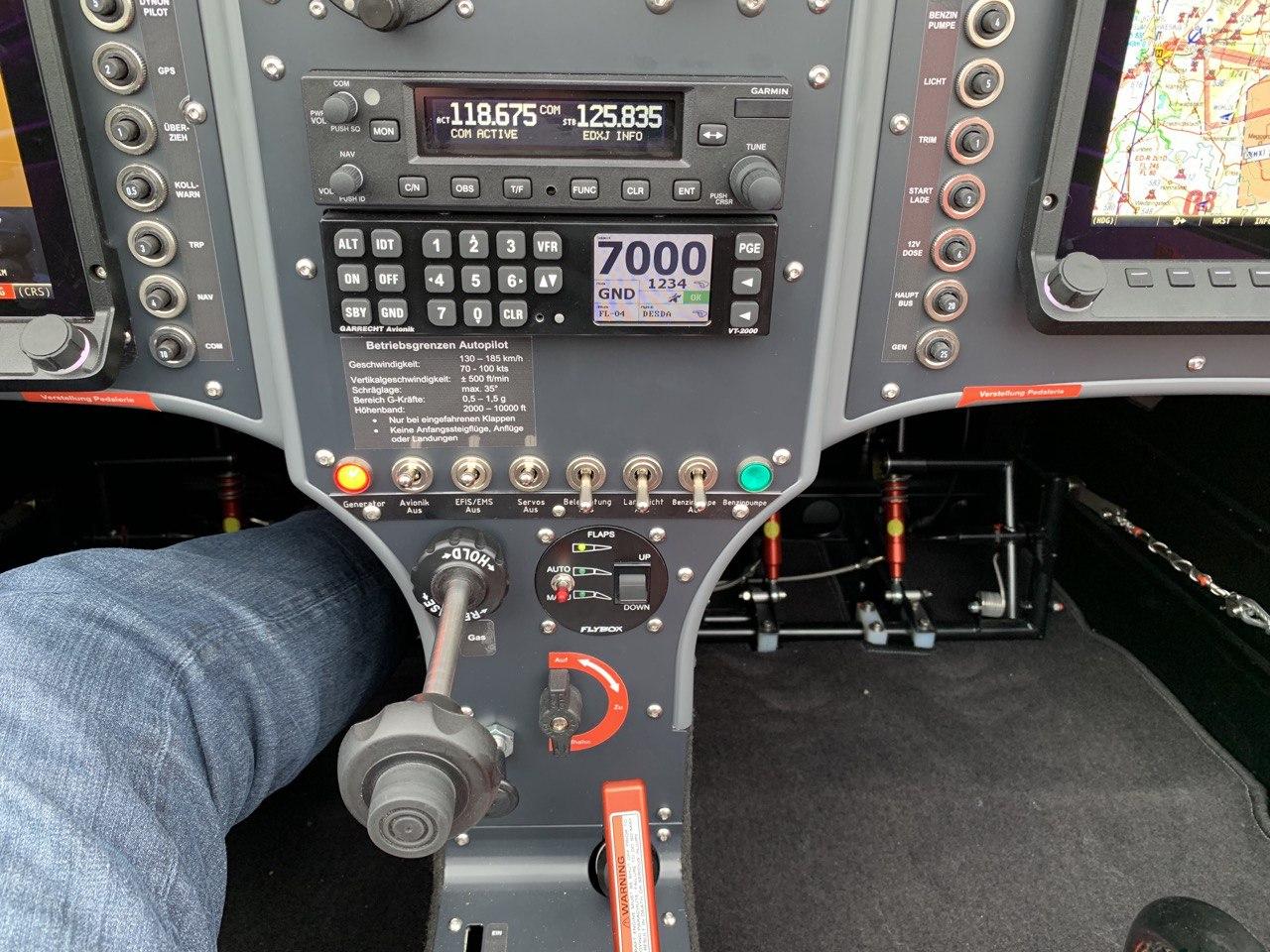 Cockpit 6