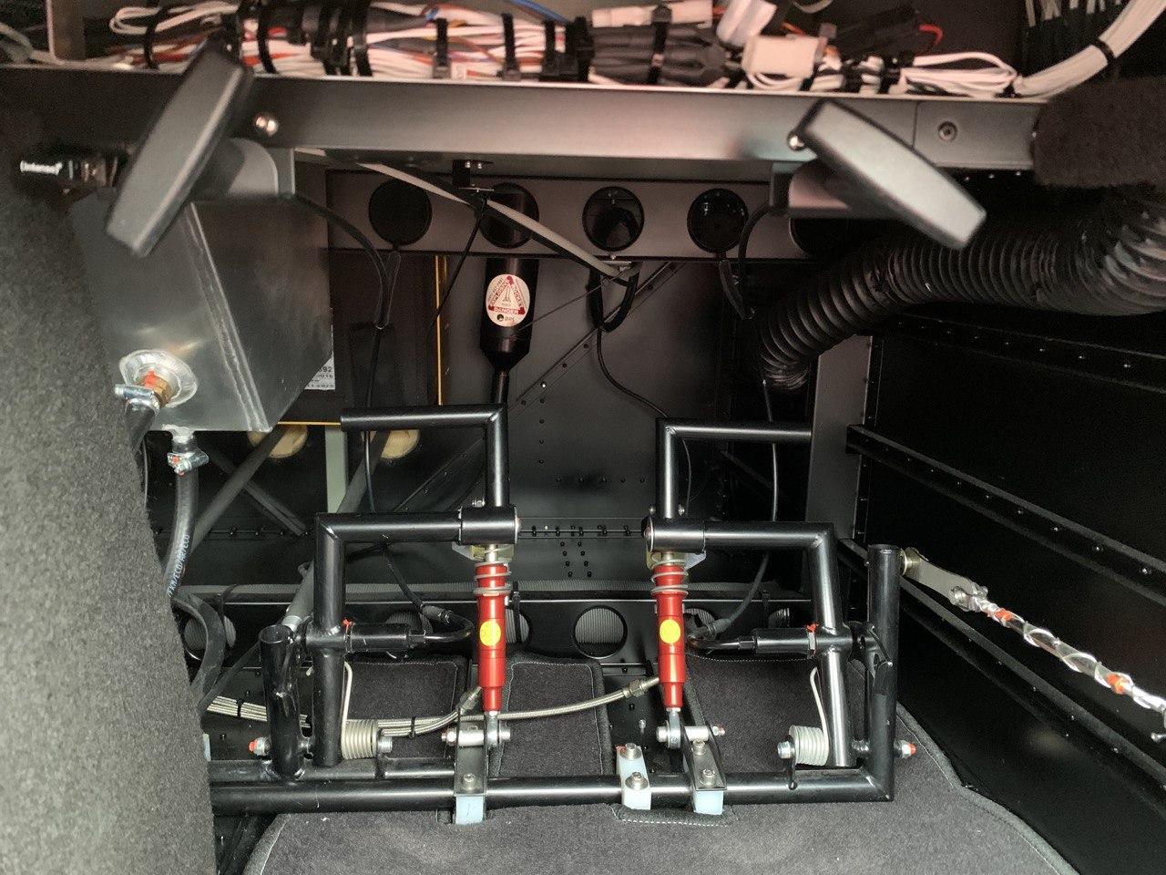 Cockpit 8